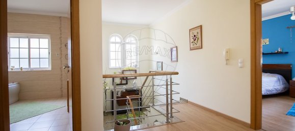 Casa de 4 dormitorios en Odivelas, Portugal No. 164113 24