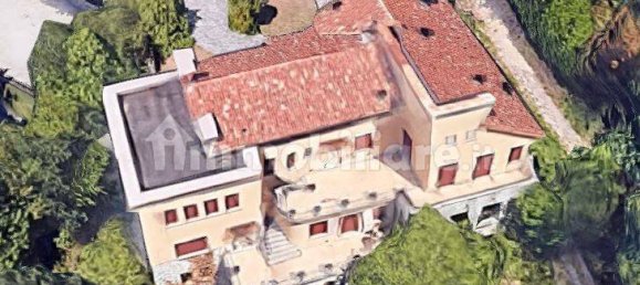 10 bedrooms Villa in Brunate, Italy No. 65722 2