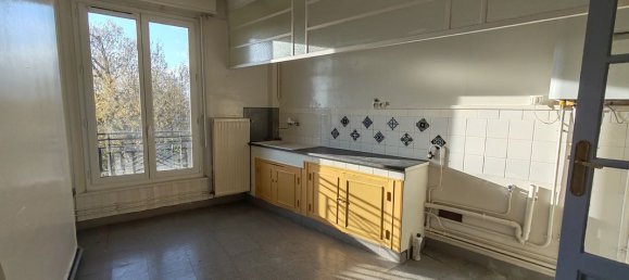 Apartamento de 2 dormitorios en Chalons-en-Champagne, France No. 153118 9
