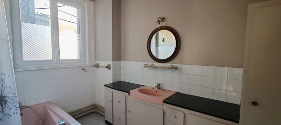 Apartamento de 2 dormitorios en Chalons-en-Champagne, France No. 153118 10