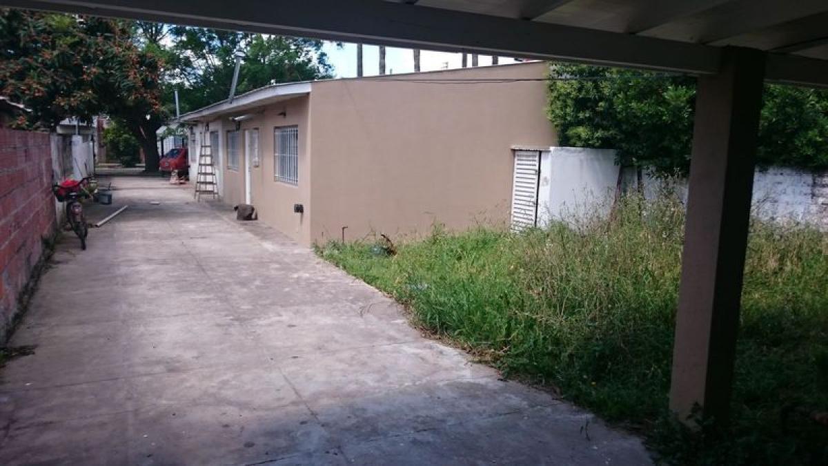 2 bedrooms House in Ituzaingo, Argentina No. 21698