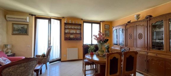 Квартира с 3 комнатами в Лоди, Италия № 26764 3