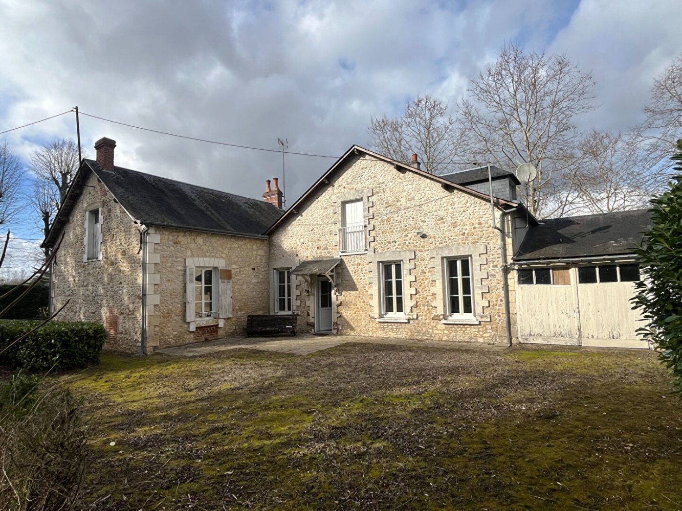 Casa de 5 dormitorios en Tournon-Saint-Martin, France No. 253565