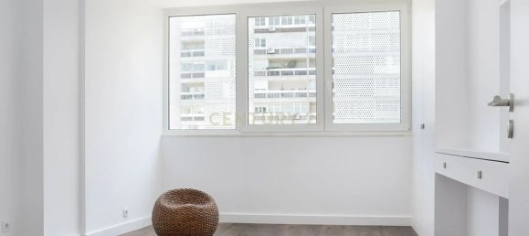 3 bedrooms Apartment in Lisbon, Portugal No. 10999 36