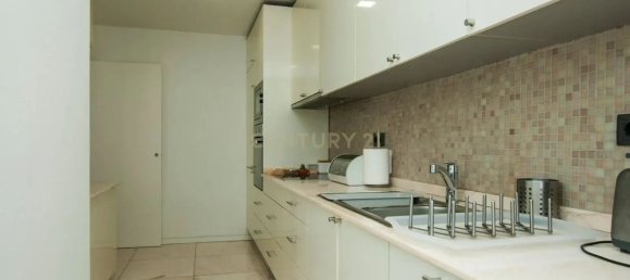3 bedrooms Apartment in Lisbon, Portugal No. 10999 9