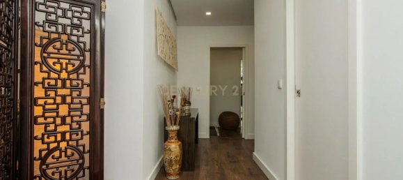 3 bedrooms Apartment in Lisbon, Portugal No. 10999 10