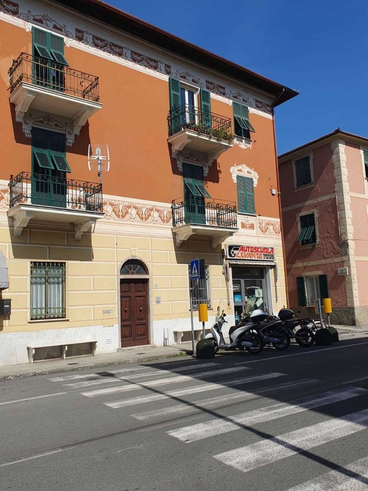 Propiedad comercial en Casarza Ligure, Italy 60 m² No. 104764