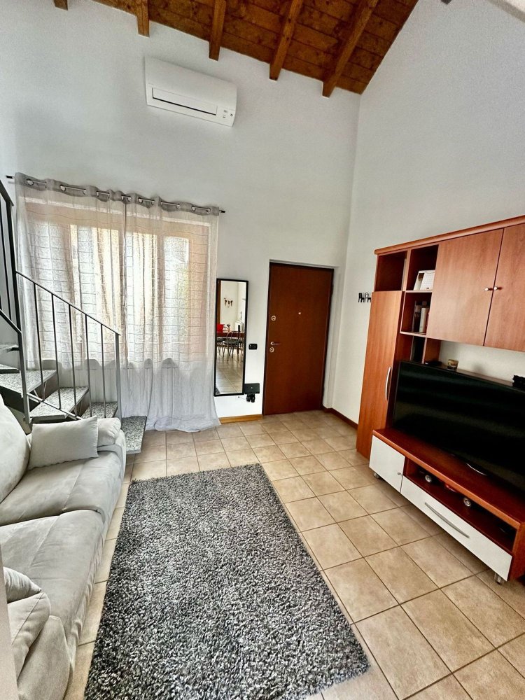 Дуплекс с 2 спальнями в Таино, Италия № 365563