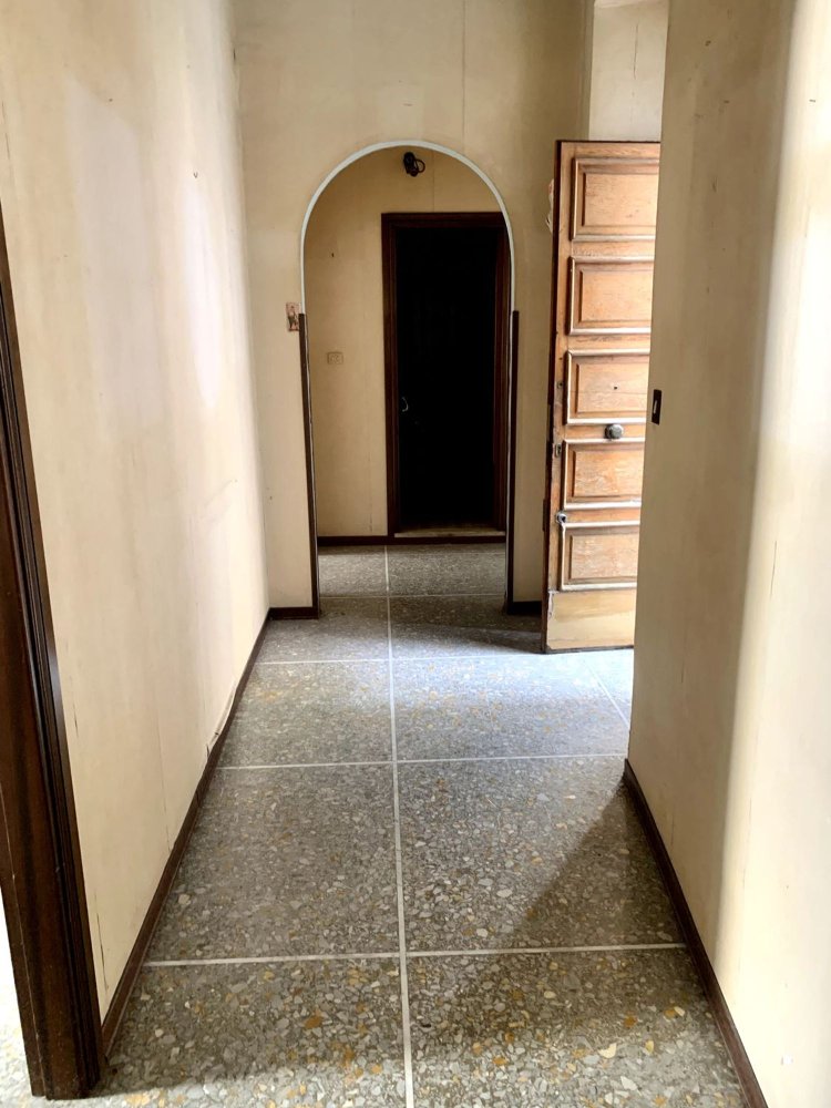 4 rooms Apartment in Frosinone, Italy No. 255485