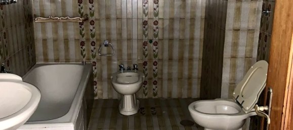 4 rooms Apartment in Frosinone, Italy No. 255485 2