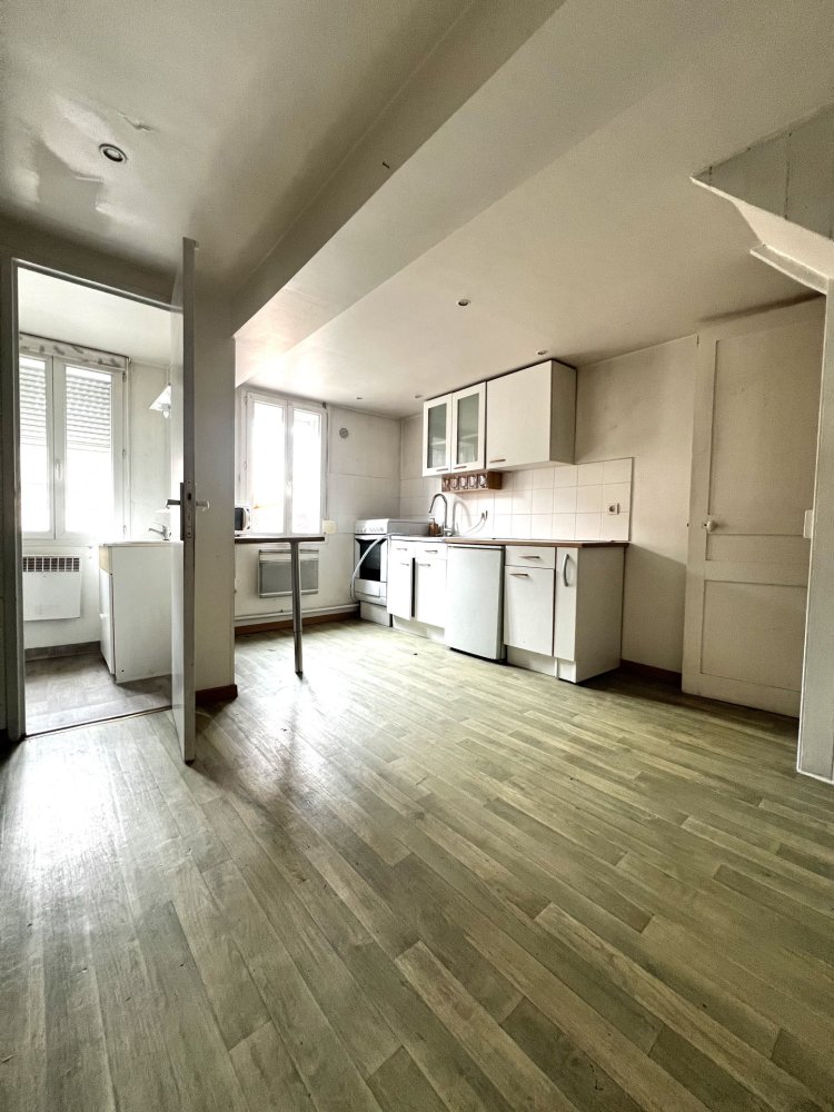 1 room Building in Amiens, France No. 252396