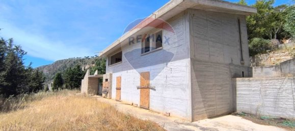 3 Schlafzimmer Villa in Erice, Italy, Nr. 352079 24