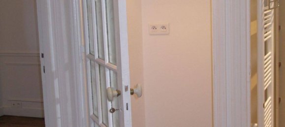 2 bedrooms Apartment in Paris, France No. 333874 10