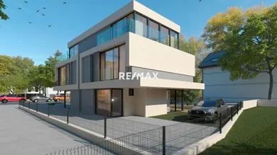  Land in Schwechat, Austria No. 131550