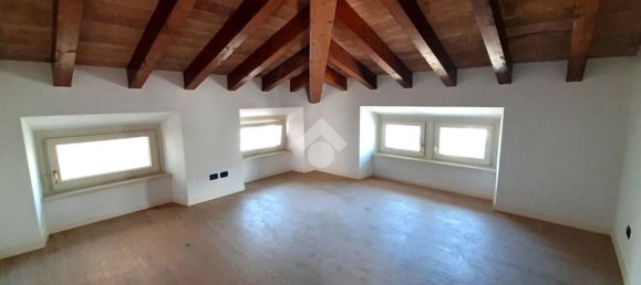 Квартира с 3 комнатами в Бергамо, Италия № 309359 3