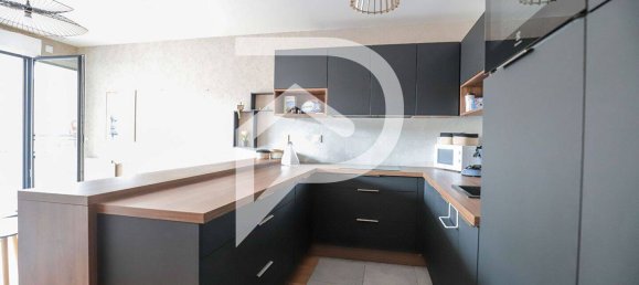 2 bedrooms Apartment in Clamart, France No. 127080 2