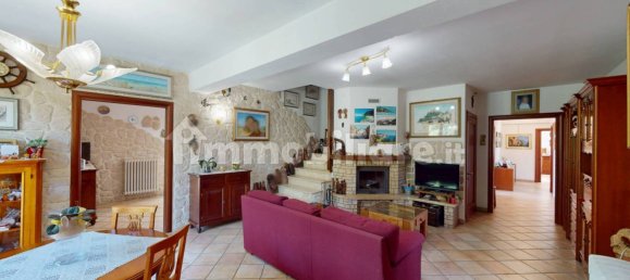 6 chambres Villa à Camerata Picena, Italy No. 340672 3