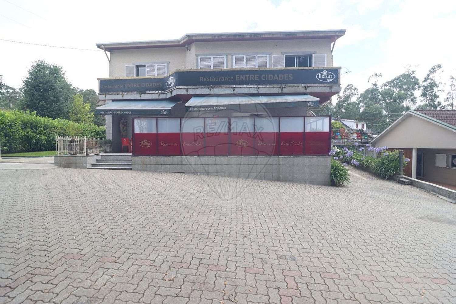 424m² Building in Regadas, Portugal No. 36711