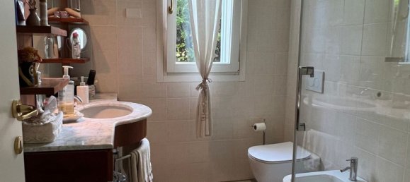 3 bedrooms Villa in Montano Lucino, Italy No. 362315 21