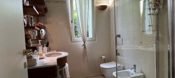 3 bedrooms Villa in Montano Lucino, Italy No. 362315 20