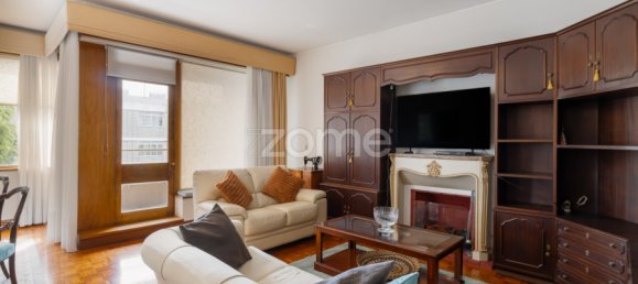 3 bedrooms Apartment in Porto, Portugal No. 300125 5