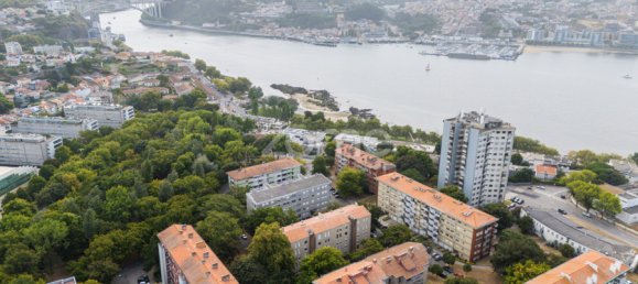 3 bedrooms Apartment in Porto, Portugal No. 300125 25