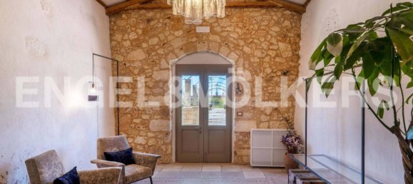 5 bedrooms House in Tricase, Italy No. 127184 8