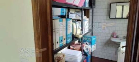 35m² Office in Pistoia, Italy No. 51732 5
