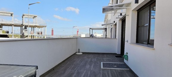 Apartamento de 3 dormitorios en Torrevieja, Spain No. 31438 4