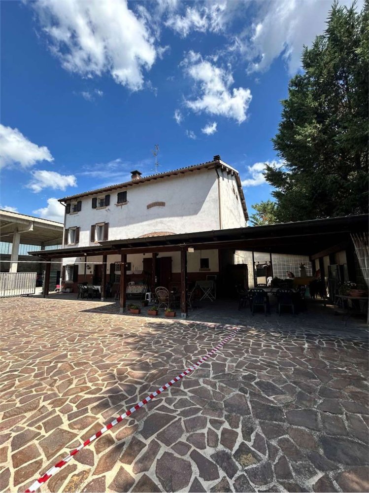 9 rooms House in Soliera, Italy No. 294366