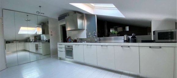 2-salle Appartement à Milan, Italy No. 245570 9