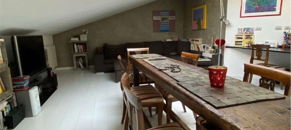 2-salle Appartement à Milan, Italy No. 245570 3