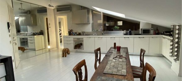 2-salle Appartement à Milan, Italy No. 245570 5