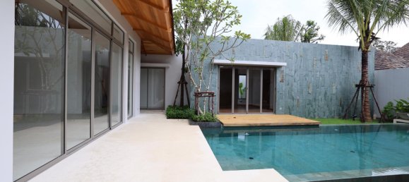 Villa de 3 dormitorios en Layan Beach, Thailand No. 25967 10