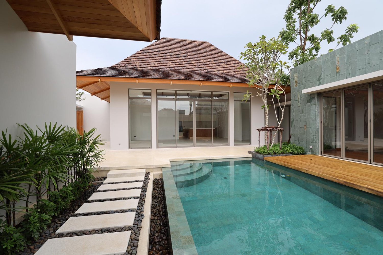 Villa de 3 dormitorios en Layan Beach, Thailand No. 25967