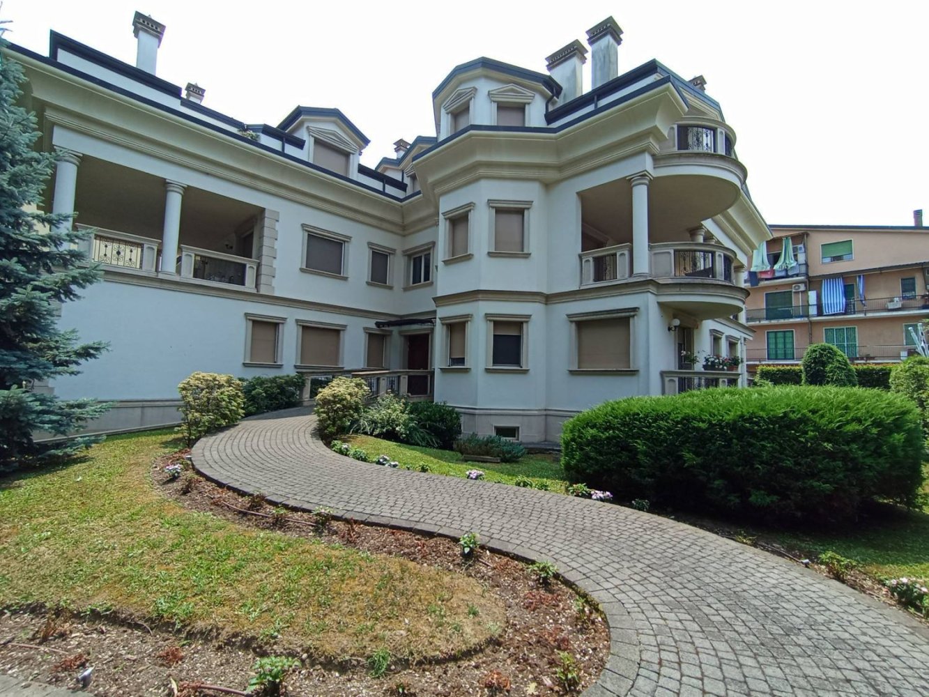 3غرفة شقة في Cinisello Balsamo, Italy رقم 287562