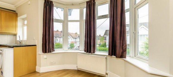 2 bedrooms Apartment in London, United Kingdom No. 11610 3