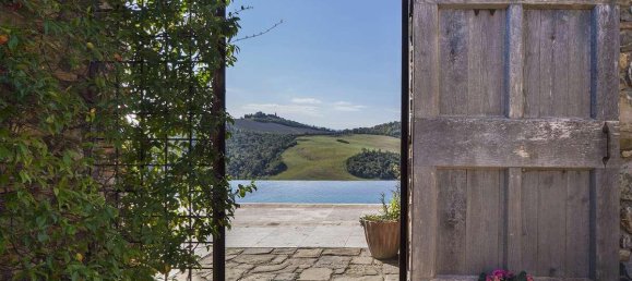 2 bedrooms Apartment in Barga, Italy No. 297 2