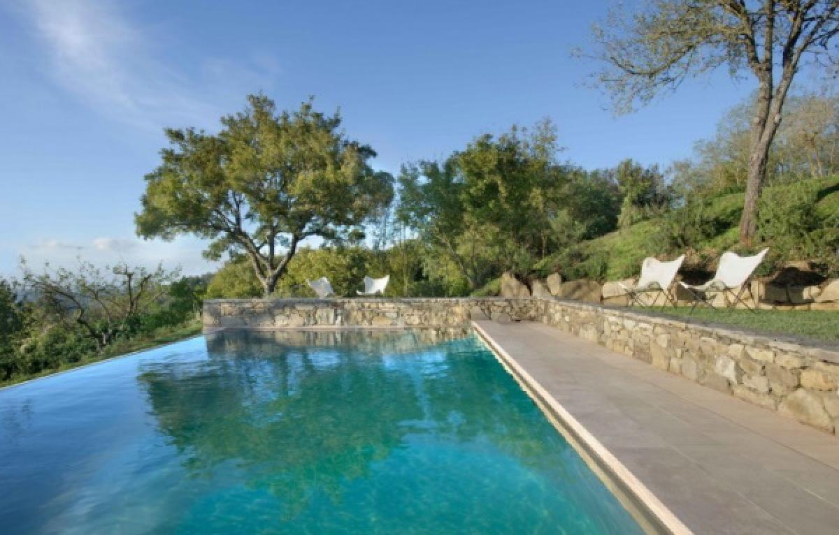 2 bedrooms Apartment in Barga, Italy No. 297