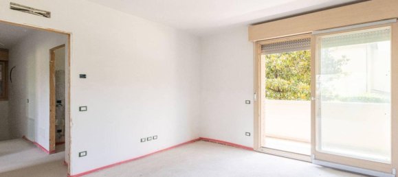 Квартира с 4 комнатами в Вальсамоджа, Италия № 134666 9