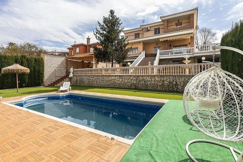 5 bedrooms House in Lachar, Spain No. 228587