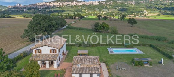 12 bedrooms House in Assisi, Italy No. 131252 16