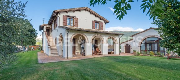 12 bedrooms House in Assisi, Italy No. 131252 2