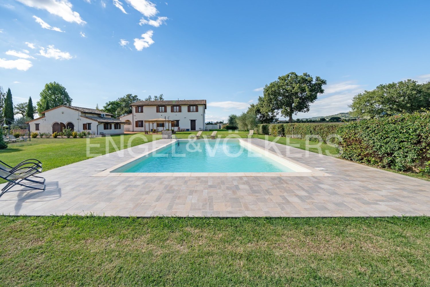 12 bedrooms House in Assisi, Italy No. 131252