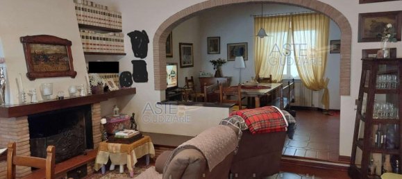 8 rooms House in Cecina, Italy No. 41784 2