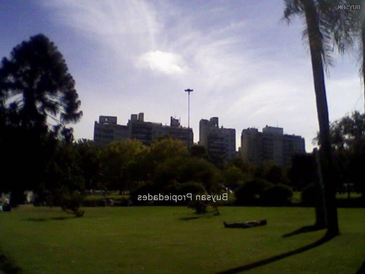 Apartamento de 3 dormitorios en Montevideo, Uruguay No. 1943