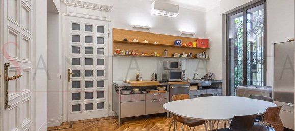 4 bedrooms Apartment in Milan, Italy No. 312167 18