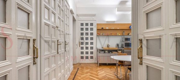 4 bedrooms Apartment in Milan, Italy No. 312167 19