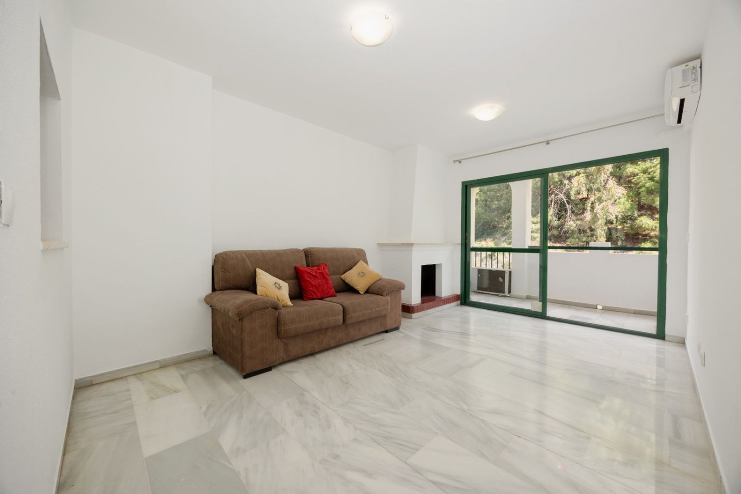 1 bedroom Apartment in Marbella, Spain No. 140297