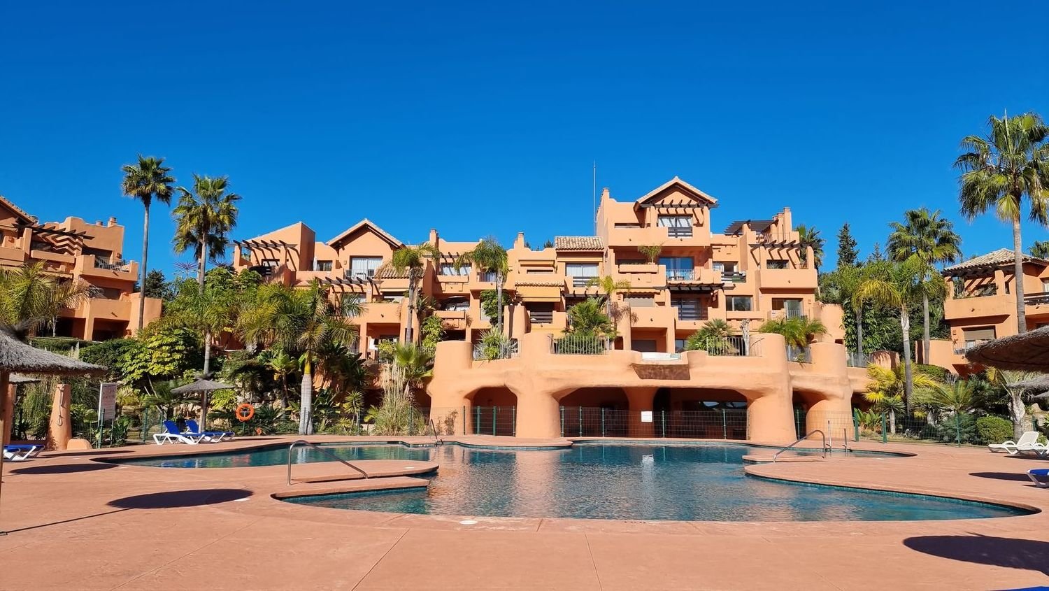 2 bedrooms Apartment in Estepona, Spain No. 82443